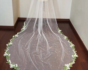 Magnifique voile floral marguerite, voile de mariage floral brodé avec perles, voile de mariée vert, voile bohème, robe de mariée blanche, voile cathédrale