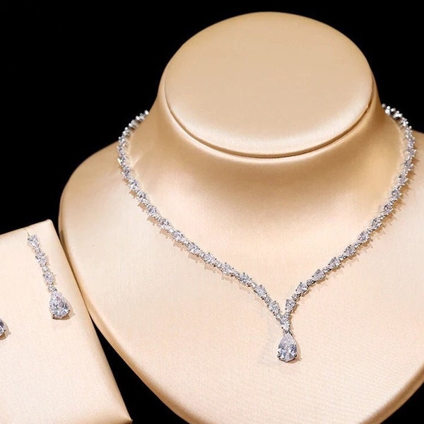 Luxe Zirkoon Swarovski bruidssieradenset, ketting en oorbellen voor bruiden, bruiloft sieraden kettingset, eenvoudige kristallen oorbellen