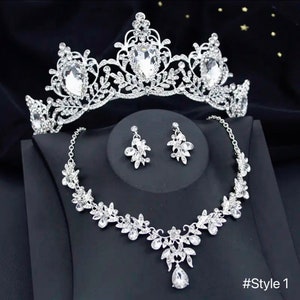 Silver Baroque Bridal Tiara Set Quinceanera Crown Bridal Necklace Earrings Set Wedding Headpiece Queen Crown Crystal Silver Prom Jewelry Set