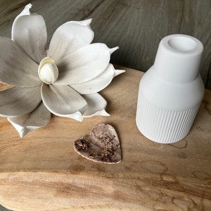 Small vases for dried flowers gift Valentine's Day Easter Mother's Day candle holder Raysin white smooth grooved image 4