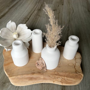 Small vases for dried flowers gift Valentine's Day Easter Mother's Day candle holder Raysin white smooth grooved image 1