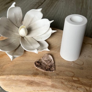 Kleine Vasen für Trockenblumen Geschenk Valentinstag Ostern Muttertag Kerzenhalter Raysin weiß glatt gerillt Bild 5