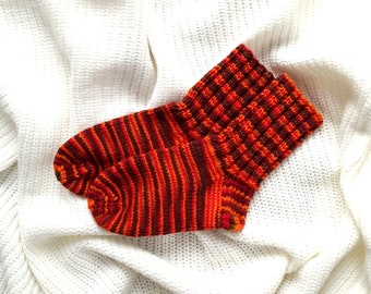 Knitted socks for 5-7 years. Knitting socks for 5-7 years old. Knitting socks for children. Knitting. Knitted socks for children.