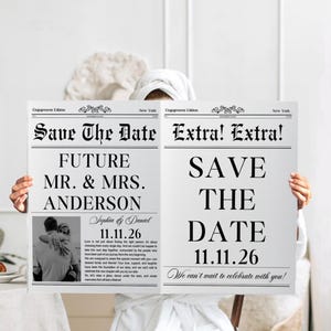 Può includere: Annuncio di salvataggio della data in bianco e nero con un design di giornale. Il titolo principale dice "Save The Date" e "Extra! Extra!" con il testo "Future Mr. & Mrs. Anderson" e "Sophia & Daniel 11.11.26".