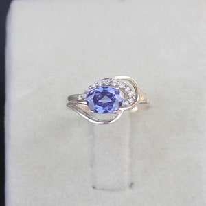 Deluxe Tanzanite Engagement Ring 925 Sterling Silver Oval Cut Tanzanite Ring for Women Natural Tanzanite Silver Jewelry Gift For Her simple