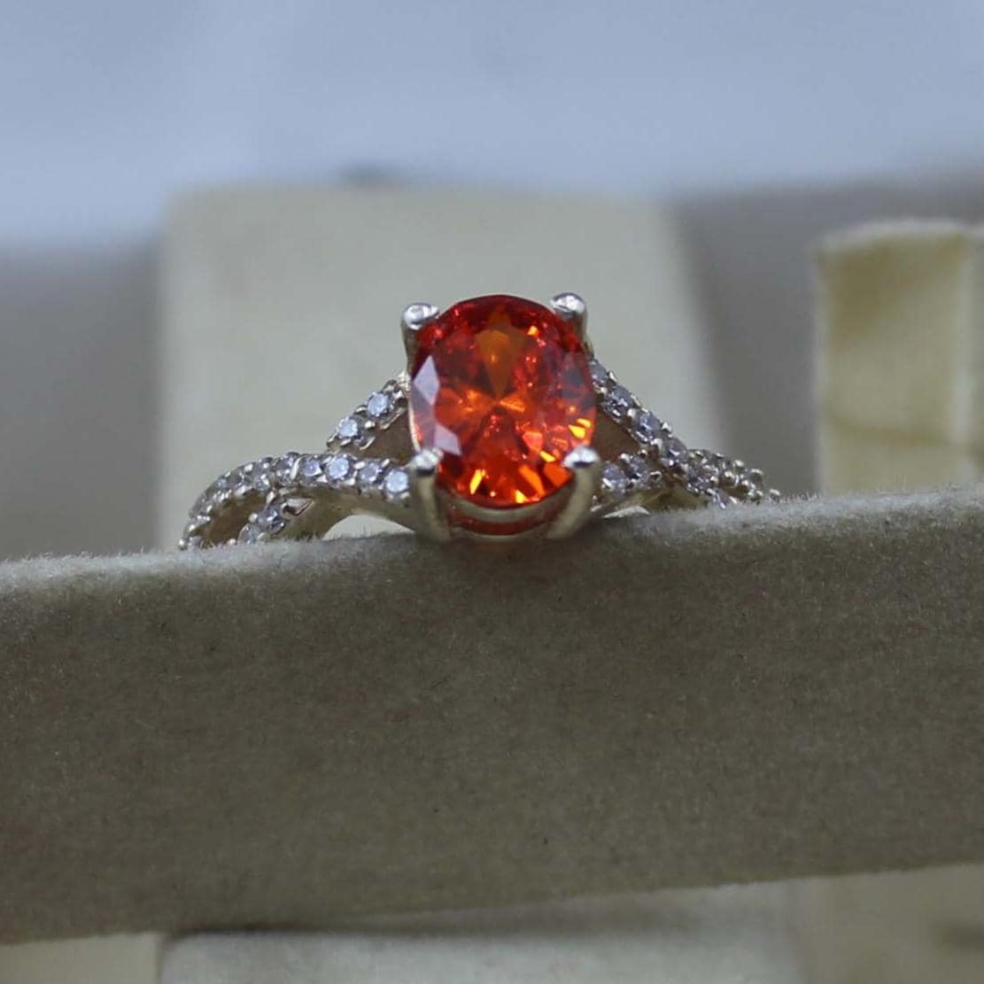 オレンジオーバルカットシルバーリング オレンジジルコンリング：オーバルカットスターリングシルバープロミス
