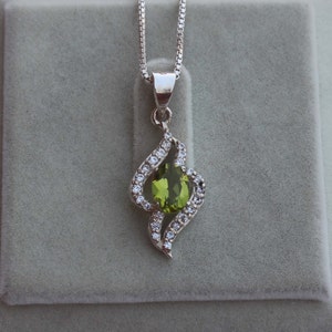 Natural Peridot Pendant-Handmade Silver Pendant-925 Sterling Silver Pendant-Oval Peridot Pendant-Anniversary Pendant-August Birthstone