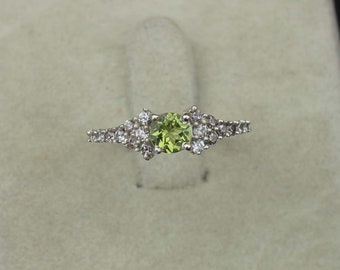lab Peridot, Engagement Ring, round Cut, Jewelry Gifts wedding promise vintage