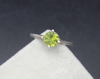 Anillo de peridoto natural, plata de ley, piedra natal de agosto