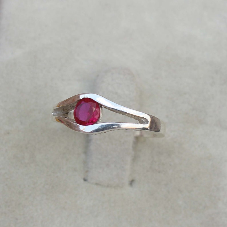 Anillo De Plata De Ley 925 Con Nudo Celta Y Luna