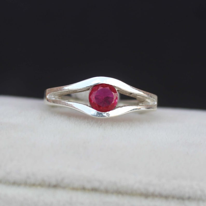 Anillo De Plata De Ley 925 Con Nudo Celta Y Luna