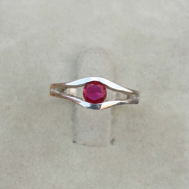 Anillo De Plata De Ley 925 Con Nudo Celta Y Luna