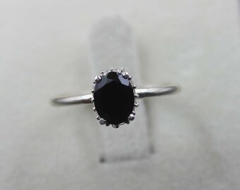 Anillo de ónix negro hecho a mano - Joyería de aniversario con piedras preciosas para él o para ella.