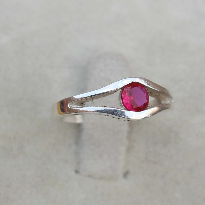 Anillo De Plata De Ley 925 Con Nudo Celta Y Luna
