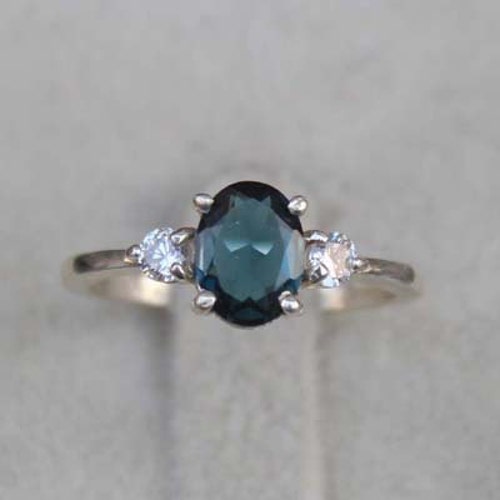 Anello donna oro bianco Peridoto e Diamanti - Cicalese 1898