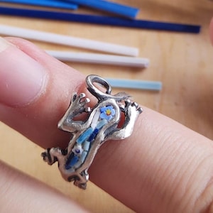 Ring mit Gaudì-Gecko in Mikromosaik, Miramosaik, Schmuck, Geschenk, Tierring, Barcelona, Mosaik, künstlerisch