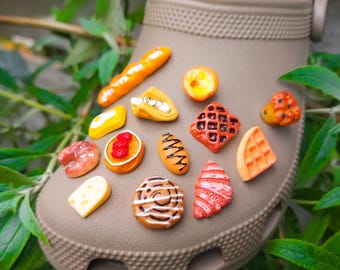 Adornos para zapatos de desayuno / Clips para zapatos 3D de croissant, pastel, tostada, gofre y huevo