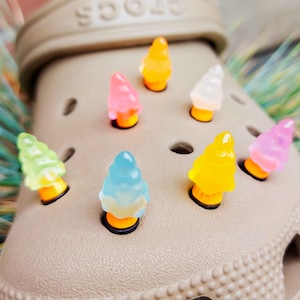 Luminous Christmas Tree Shoe Charms | Festive Xmas Shoe Clips