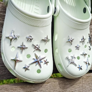 Schoenbedels met zilveren sterren | Set van 18 schoenclips met glittersteentjes