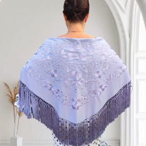 Blue embroidered Spanish flamenco shawl. Embroidered flamenco shawl. Flamenco dance shawl. Typical Spanish shawl for fairs. Small shawl