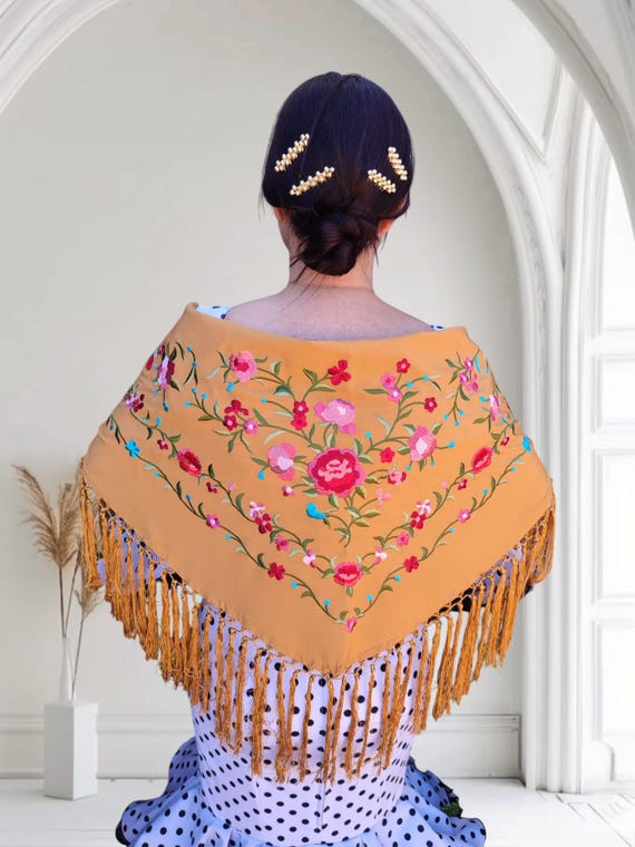Small Yellow Albero Spanish Flamenco Shawl. Embroidered Flamenco