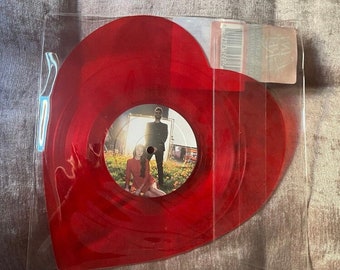 Lana del Rey en vinyle rouge en forme de coeur en édition limitée Lust for life UO