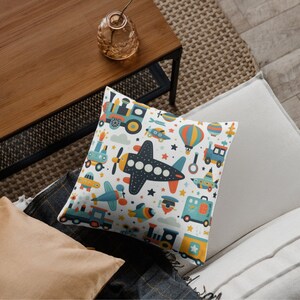 Almohada de avión, funda de equipo de dibujos animados para niños, avión brillante, globo aerostático, grafiti de cohete, funda de cojín blanca, habitación de niños, guardería, regalo
