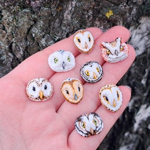 Chouette chevêche, chouette cabochon, chouette effraie des neiges, harfang des neiges, totem, cabochon oiseau, broderie de perles, cabochon pour le travail du métal, pâte polymère, tête d'oiseau