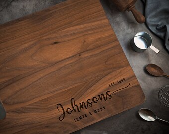 Planche à découper personnalisée, planche de charcuterie gravée pour pendaison de crémaillère de mariage, cadeau de clôture, cadeau d&#39;anniversaire de Saint-Valentin.