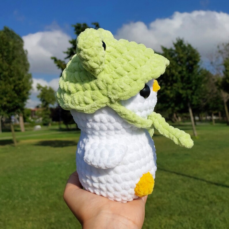 low sew crochet duck with frog hat pattern