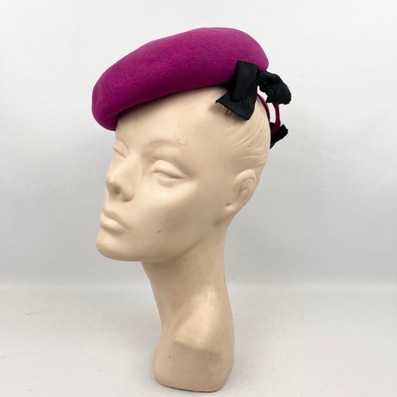 Original 1940’s Fuchsia Pink Felt Hat with Black … - image 3