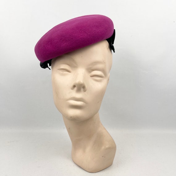 Original 1940’s Fuchsia Pink Felt Hat with Black … - image 2