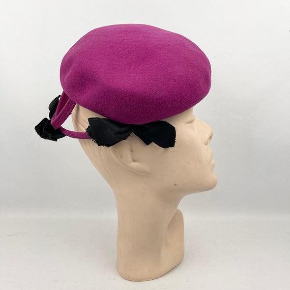 Original 1940’s Fuchsia Pink Felt Hat with Black … - image 6