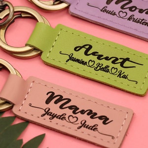 Mama keychain, mom keychain, gift for mom, custom keychain, Mother’s Day gift, custom gifts for mom, leather keychain