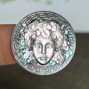 Cabochon camée en nacre ronde de 25 mm pour femme avec breloque sculptée en nacre noire