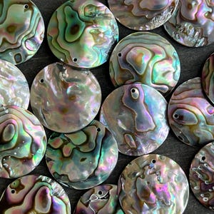 Cuentas redondas de concha de abulón curvada natural de 20 mm para colgantes y aretes: suministro para fabricación de joyas de concha natural