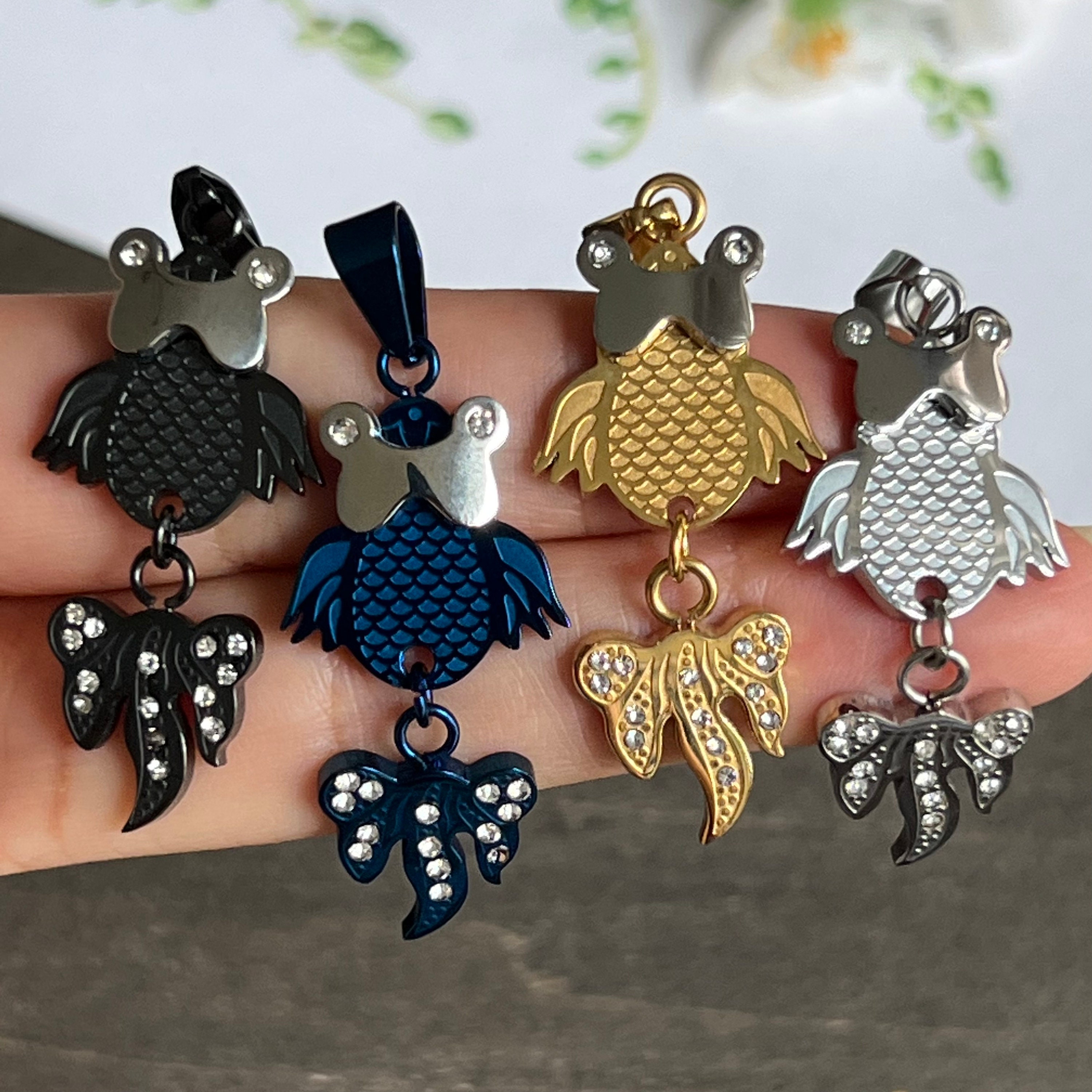 Parure De Bijoux Poisson Doré - 2 Colliers + 2 Boucles D'oreilles Pendantes - Acier Inoxydable Et Laiton