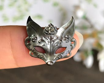 Mother of Pearl Fox Mask Bead: MOP Animal Head Charm - Etsy