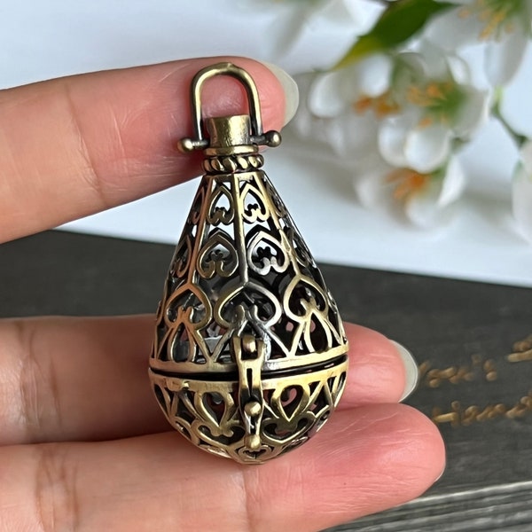 2pcs Large Brass Antique Bronze Cage Locket Pendant-Prayer box Wish Box Container Finding-Heart Pattern Chest Pendant