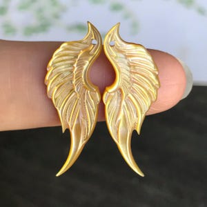 1 Pair Carved Yellow Mother of Pearl Angel's Wings Beads