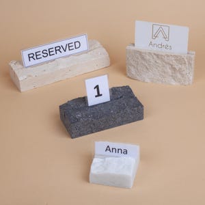 Porta biglietti da visita in travertino, porta menù in marmo, porta biglietti e cartelli rustici, segnaposto in pietra per matrimoni, porta targhette, porta targhette per matrimoni