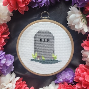 Gravestone - RIP - Cross Stitch PDF Pattern - Graveyard, Cemetery, Spooky, Gothic Decor, Goth, Beginner, Halloween, Spooky  Cute, Skeletons