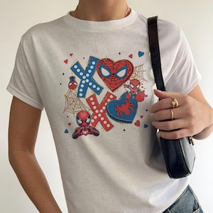 XOXO Spider-Man Baby-T-shirt, Spidey Valentines Crop Tank, Cute Spider Hearts 90s Tee, Love Day Crop Tank, Vday Heart Baby-T-shirt