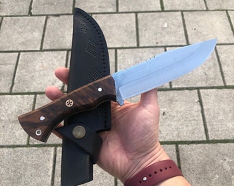 Couteau de chasse et de camping fait main, fabriqué à partir d'acier inoxydable 4116 avec un manche en bois de noyer, accompagné d'un étui en cuir par 5Ten Int