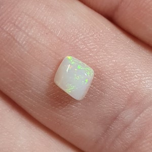 Australian white 0.56 ct. opal from Lambina