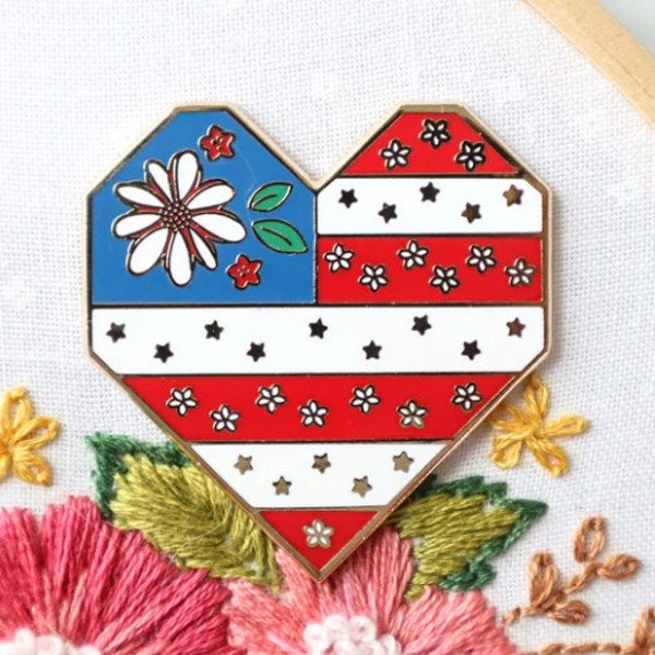 Sweet Freedom Heart Flag Needle Minder - Flamingo Toes