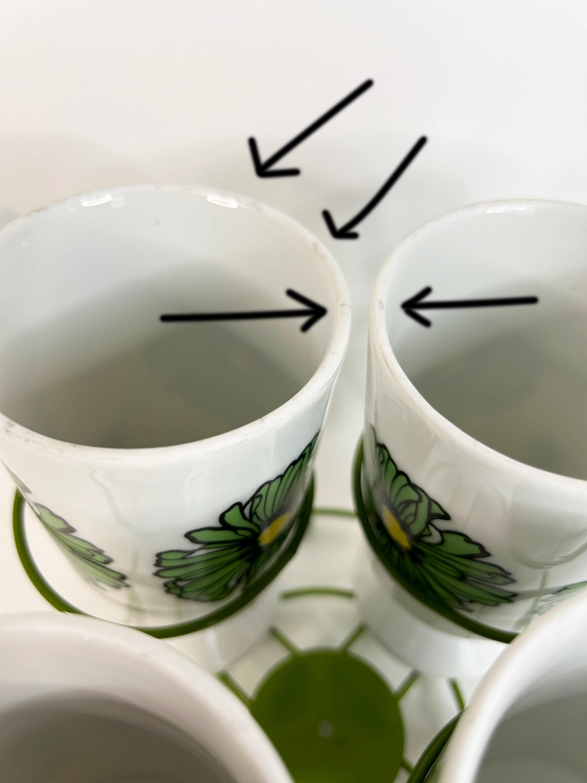 Vintage Mcm Green Daisy Pedestal Cups / Mugs #6339 With