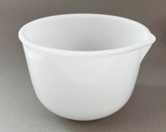 Fire King Ware Sunbeam White Milk Glass Mixing Bowl Pour Spout 6.5