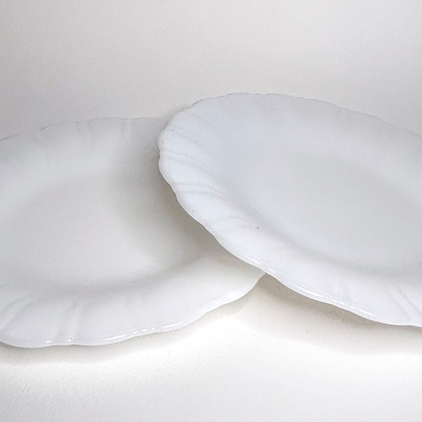 vintage anchor hocking corning federal glass milk glass scallop pattern plates - set of 2