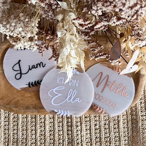 Personalisierte Meilensteine Baby | Namensscheibe Baby | Hallo Welt | liebevoll gestaltete Acrylscheibe | Geschenk Geburt Babyparty